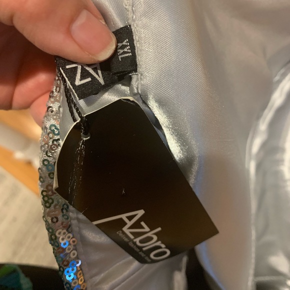 Silver sequins long gown trumpet style
New never worn - Picture 6 of 10